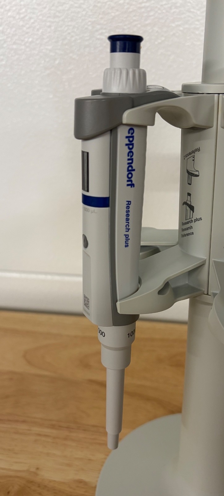 Eppendorf Research Plus Pipette Set (10-100, 20-200, 100-1000) – Refurb, Mint!