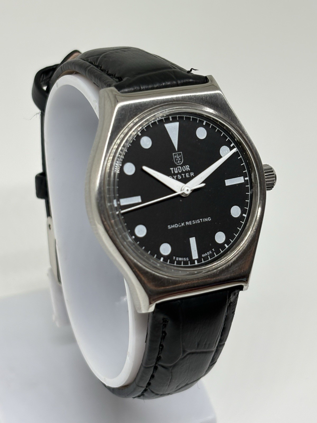 Vintage Tudor Oyster 17 Jewels Manual Winding Swiss Made Men’s Watch Black Dial