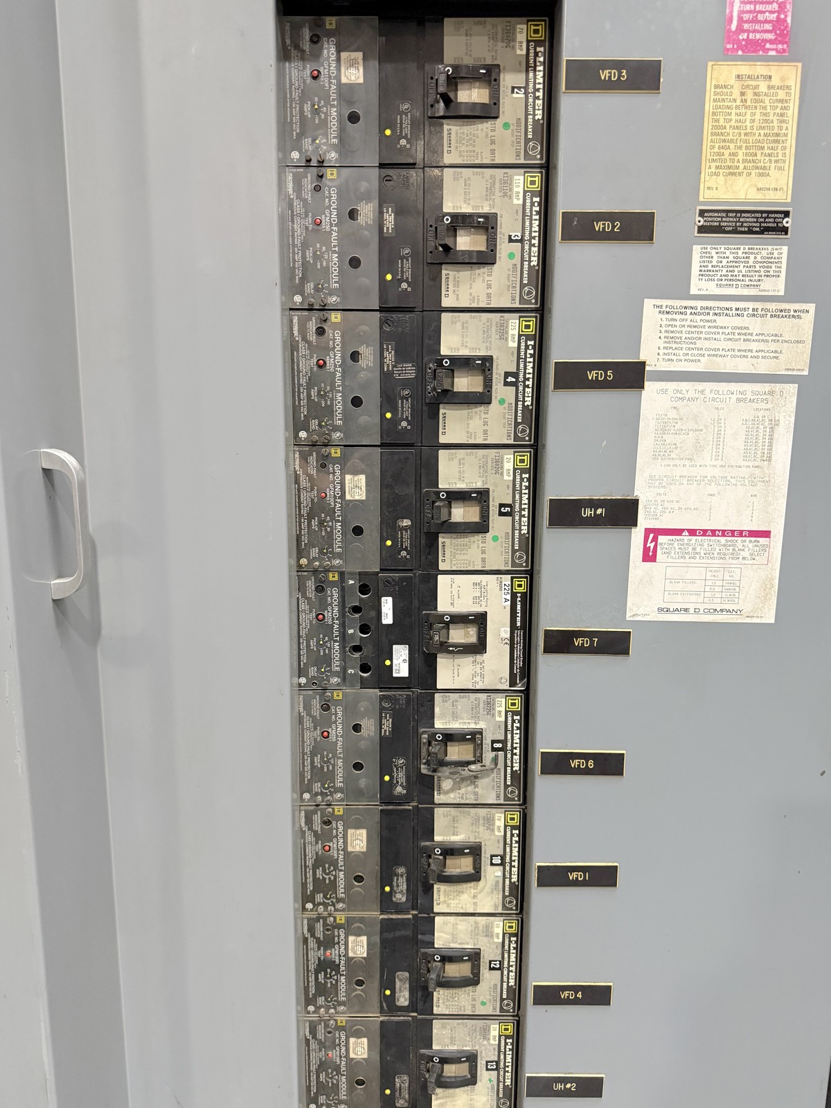 Square D QED 1600 Amp Switchboard 480/277V 4 Wire Distribution Panel & Breakers