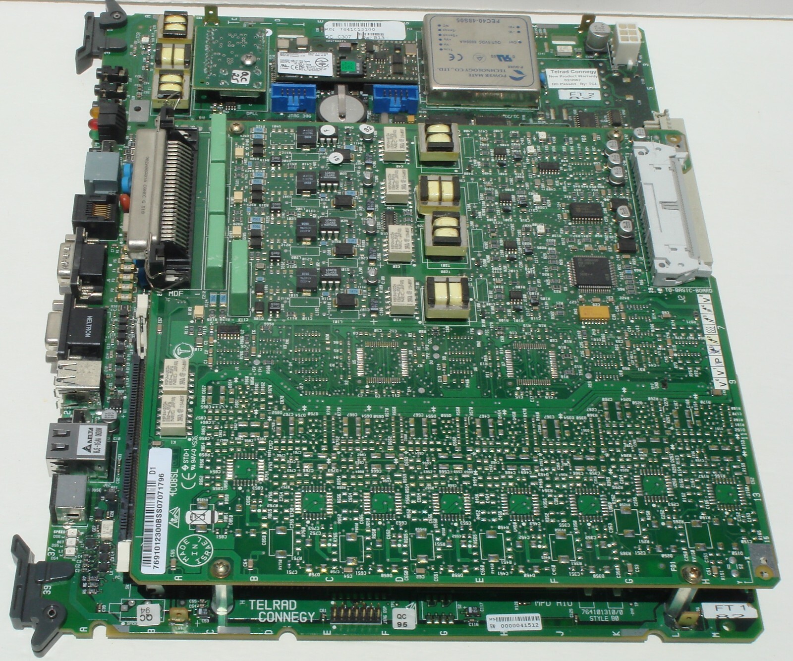 TELRAD IPeX1 32-Port Phone Server 76-410-1310/0 w/ 4-Port Unified Messaging Card