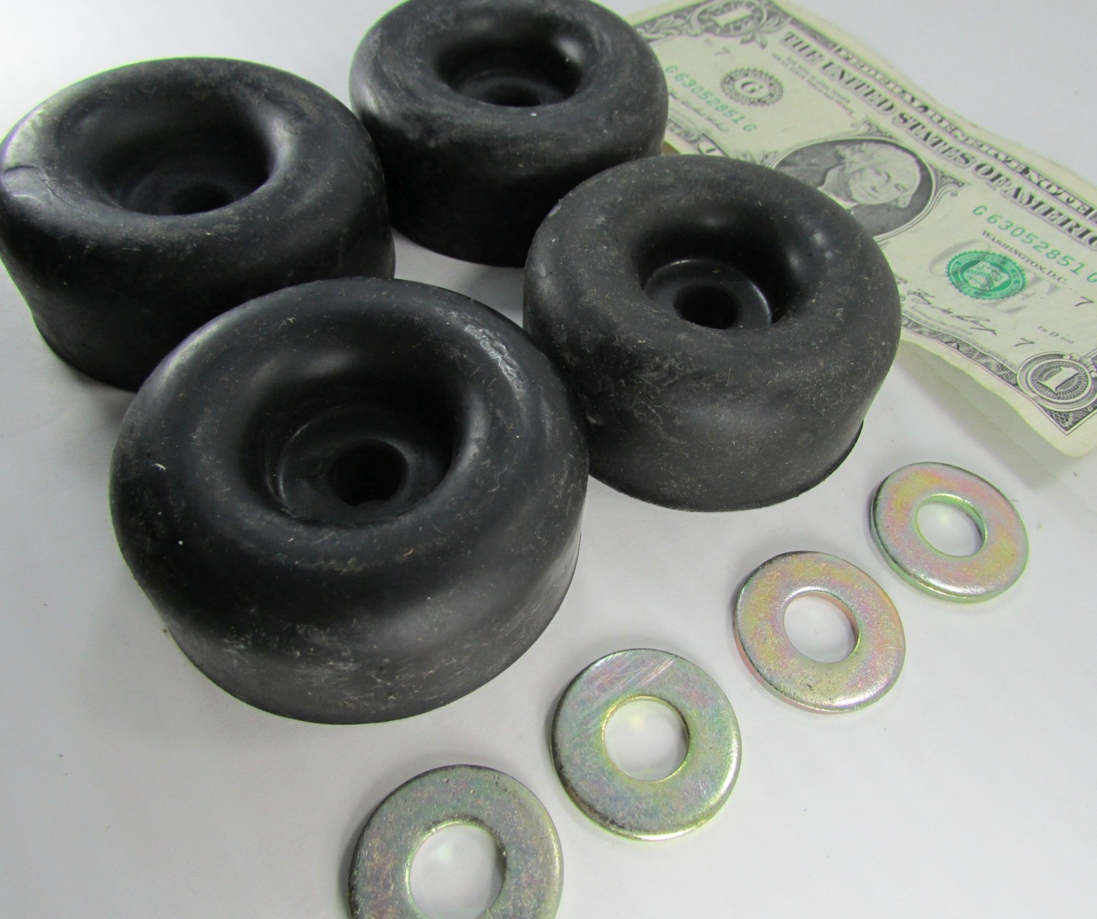 4-PC Rubber Vibration Isolators, Shock Mounts w/Washers 2.5″ OD x 7/16″ ID x 1″