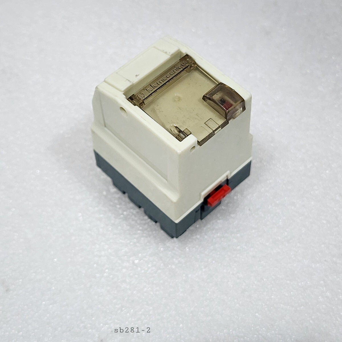 TELEMECANIQUE RHN 41 PLUG IN RELAY SCHNEIDER ELECTRIC