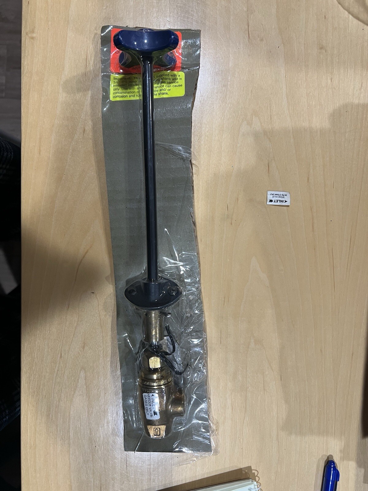 WaterSaver Remote Control Fume Hood Gas Fitting. Rod Type, Angle Pattern