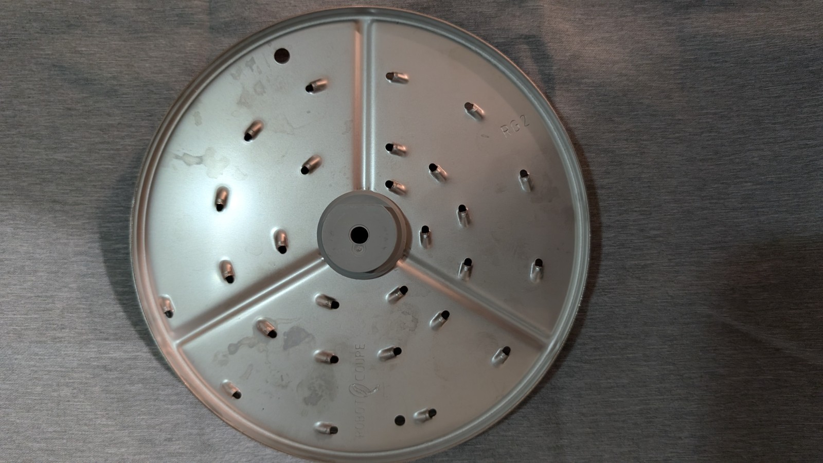 Robot Coupe – 27577 – 2 mm (5/64 in) Medium Grating Disc (No. R209)