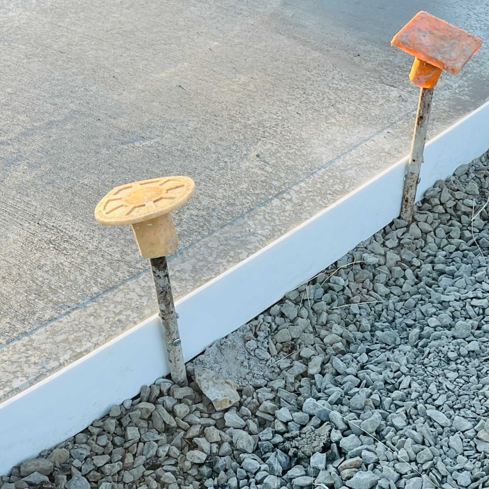 AUTUMN Plastic Flex Forms for Concrete Flatwork & Curbs