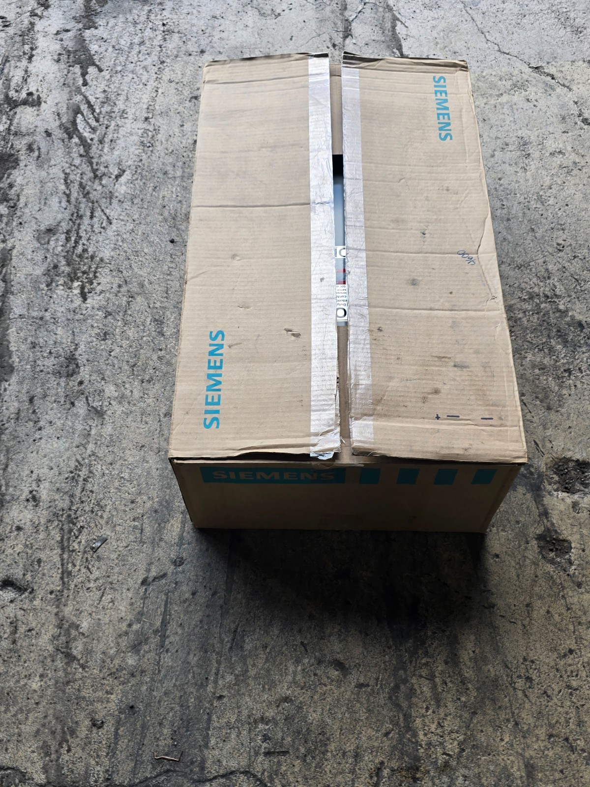 SIEMENS HNF364J, NON-FUSED HEAVY DUTY SAFETY SWITCH ,3p/200A/600V, NEW IN BOX!