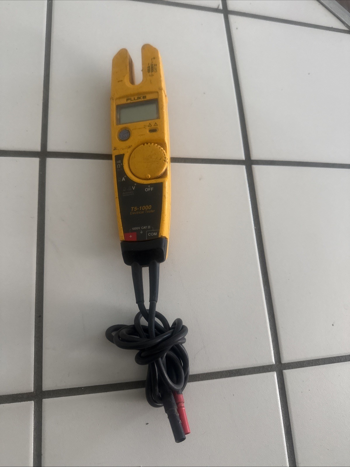 Fluke T5-1000 CAT III 1000V Handheld Electrical Tester Leads PARTS NO POWER