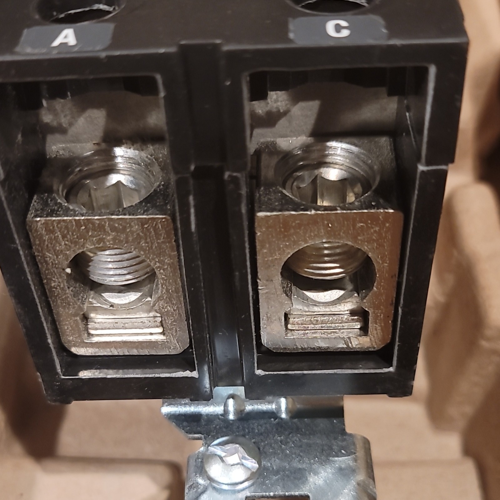 Schneider Electric PowerPacT QDA222002 200A 2-Pole 201-250V HACR Lug