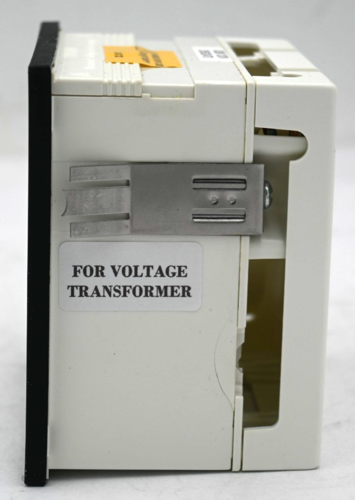 CEWE INSTRUMENT IQ96 120V ANALOG VOLTMETER 690/100 V 0-800V 26502470