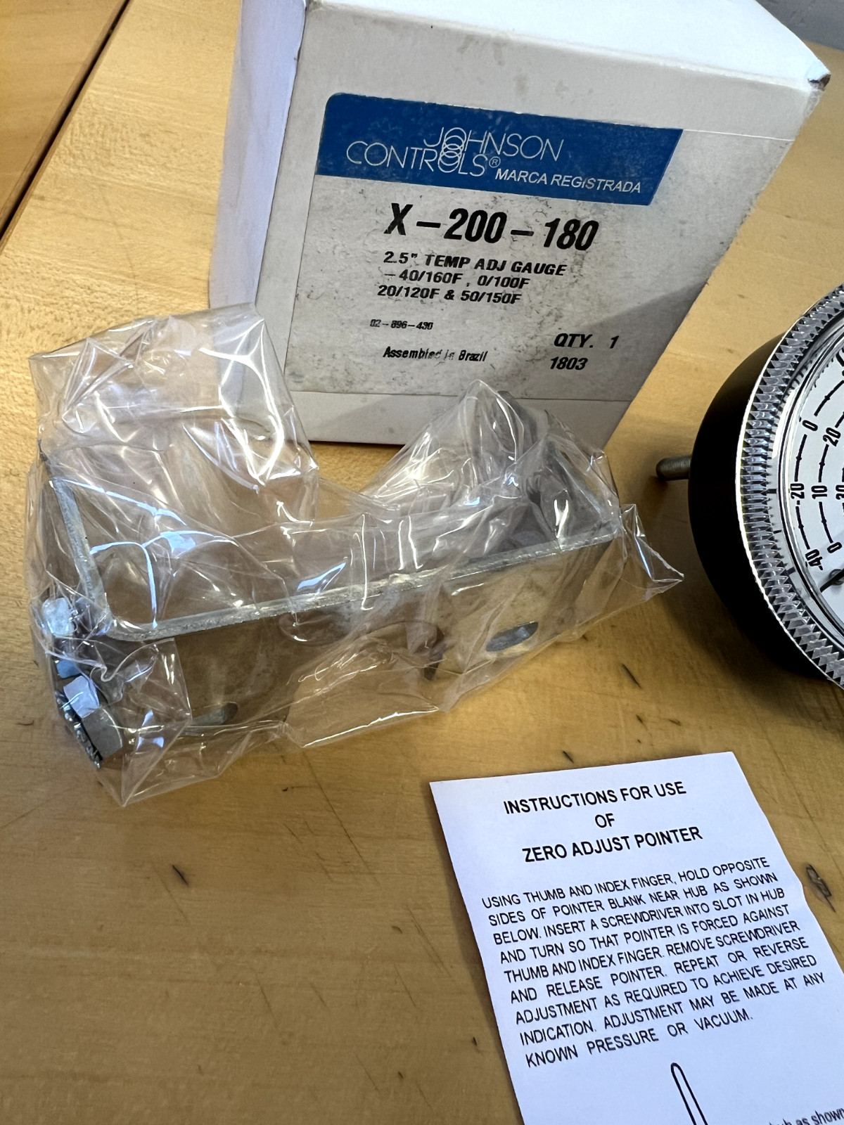 Johnson Controls X-200-180 Temp Adj Gauge 2.5″ 40/160F, 0/100F, 20/120F, 50/150F