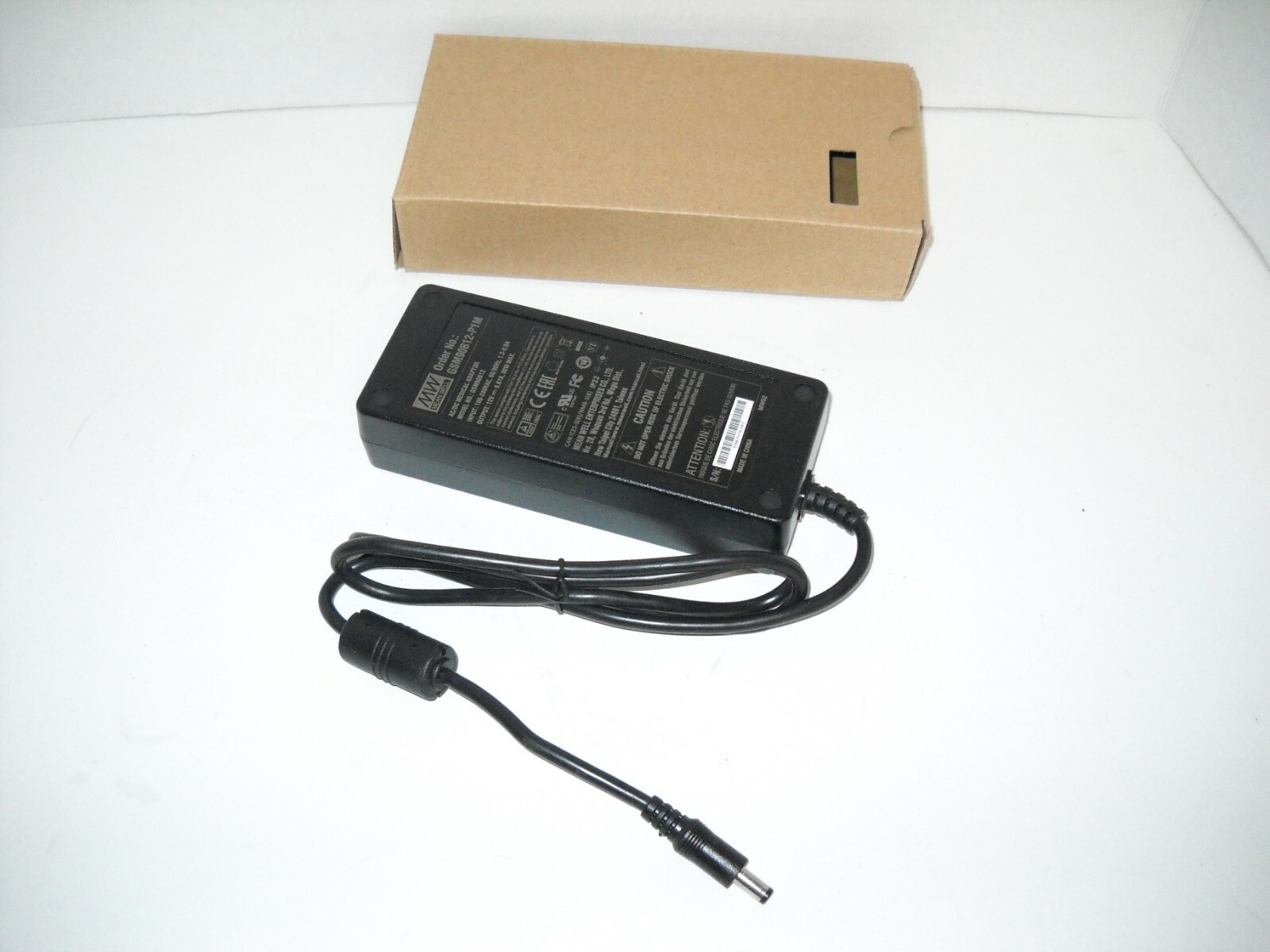 Mean Well GSM90B12-P1M Desktop Medical Class II AC/DC Power Supply 80W 12V 6.67A