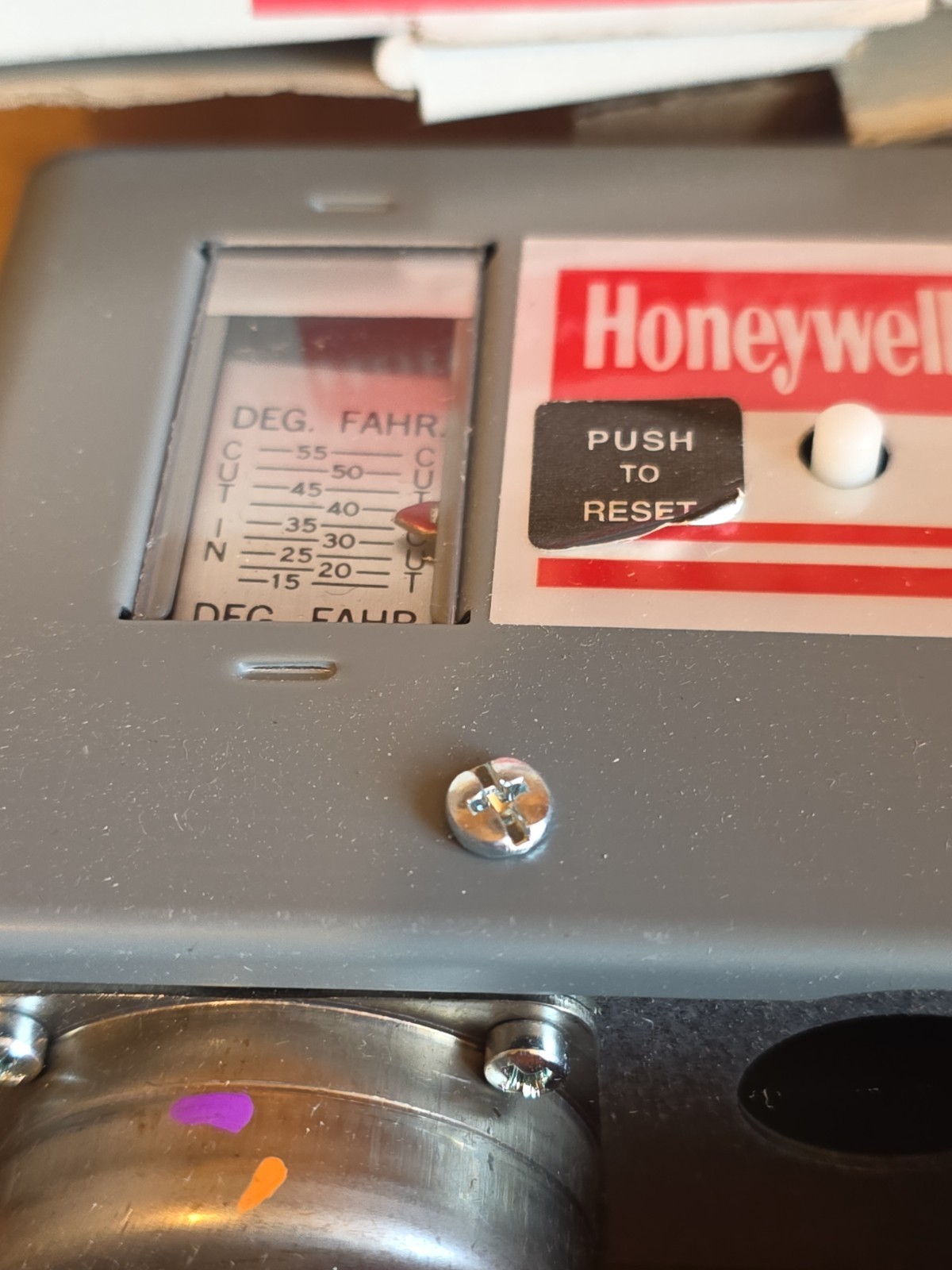 Honeywell L482A1004 Freeze Stat; 2 SPST 1 NO 1 NC, 15F to 55F, 20 Foot Tube NEW