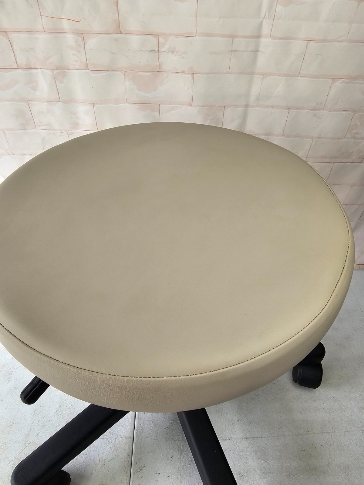 Midmark Ritter 272 Air Lift Exam Physician Doctor Medical Rolling Stool
