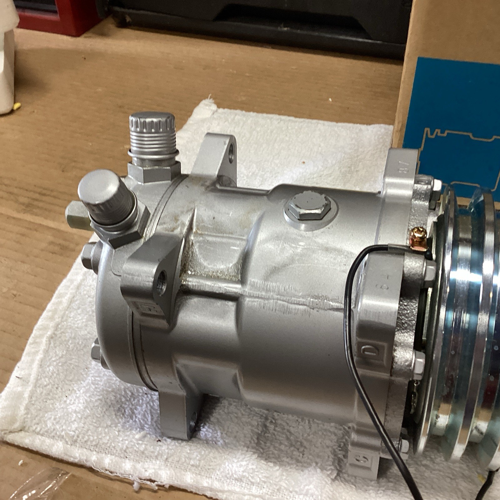 Genuine Sanden SD-5 Compressor, w/ 2 Groove Clutch – New Model 8390
