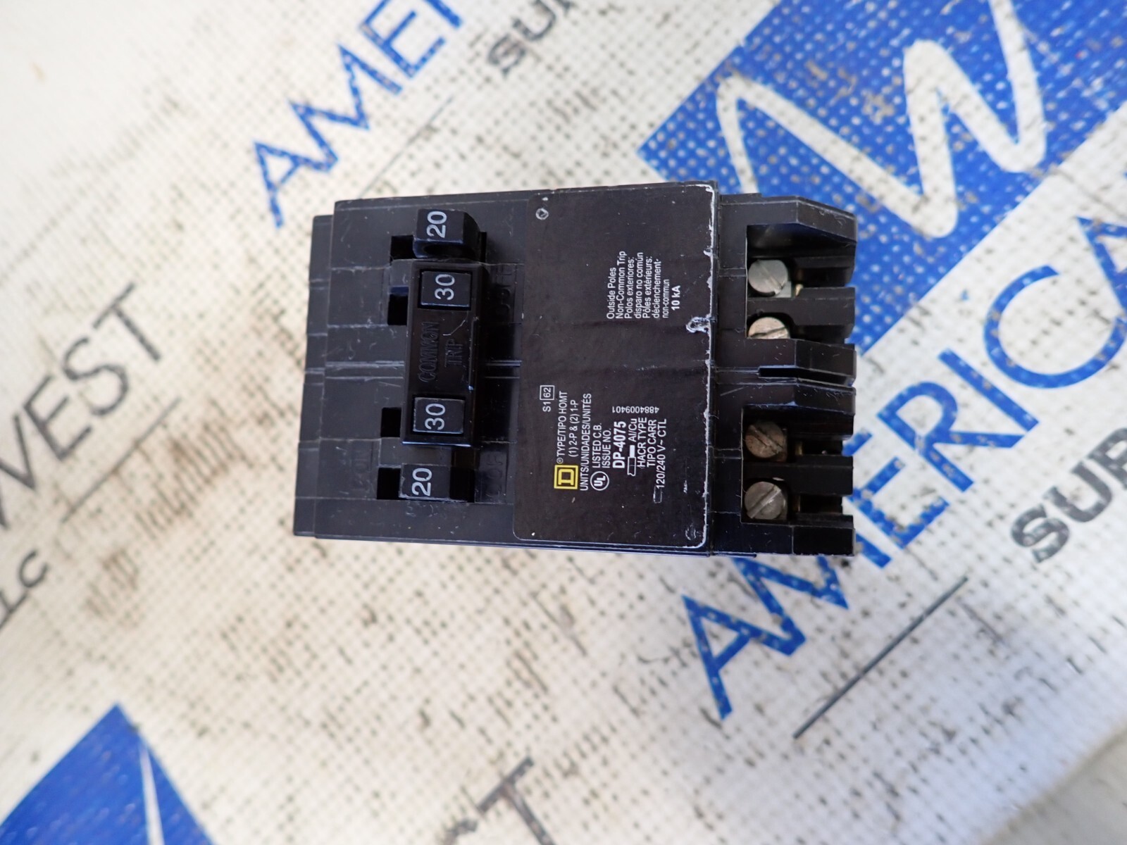Square D HOMT2020230 Quad Plug in HOM Breaker 120/240v 20a 30a