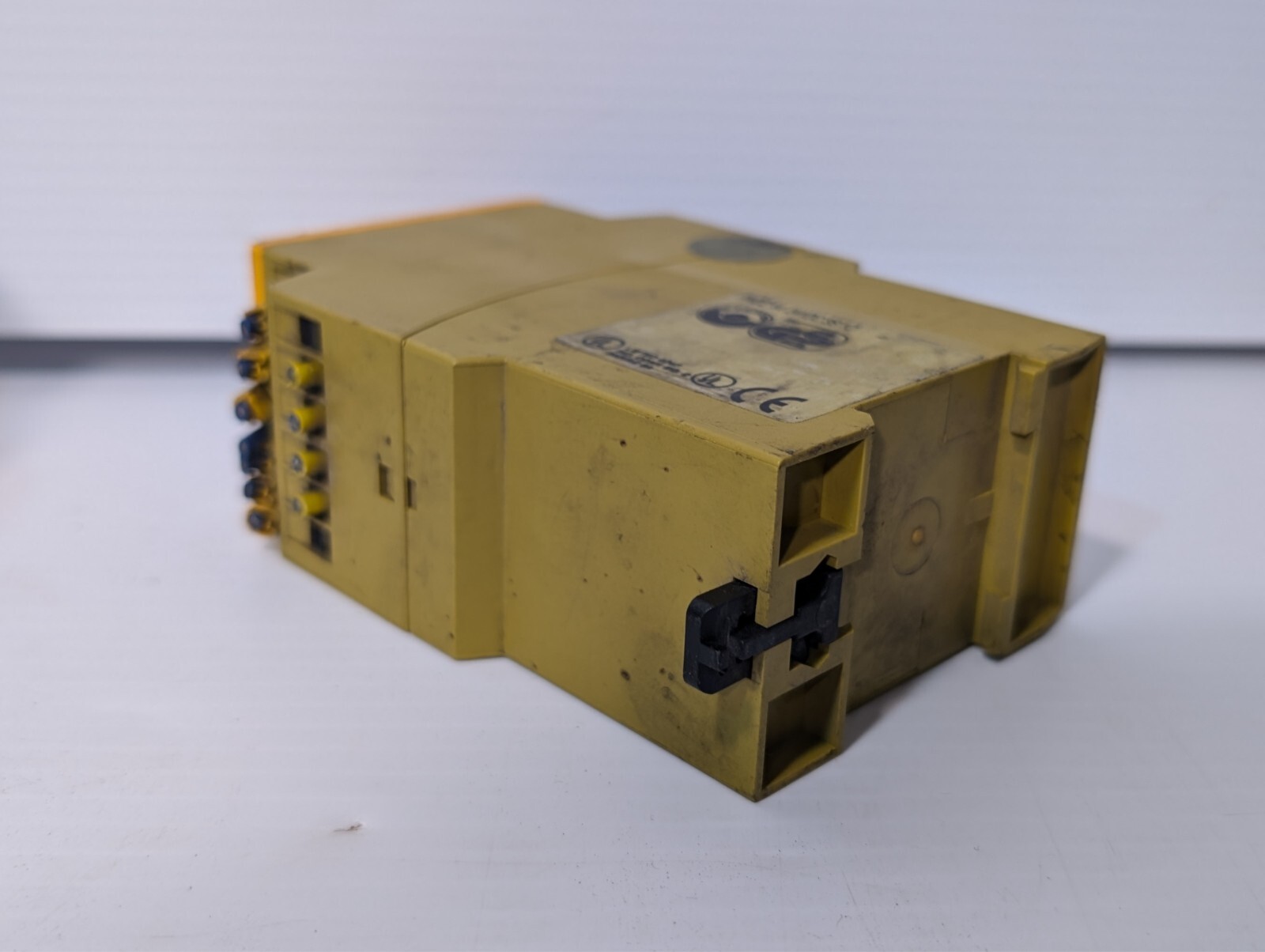 pilz PNOZ X4 safety relay, 24VDC, 3S 10, 2W, 774730 105382 as pictured