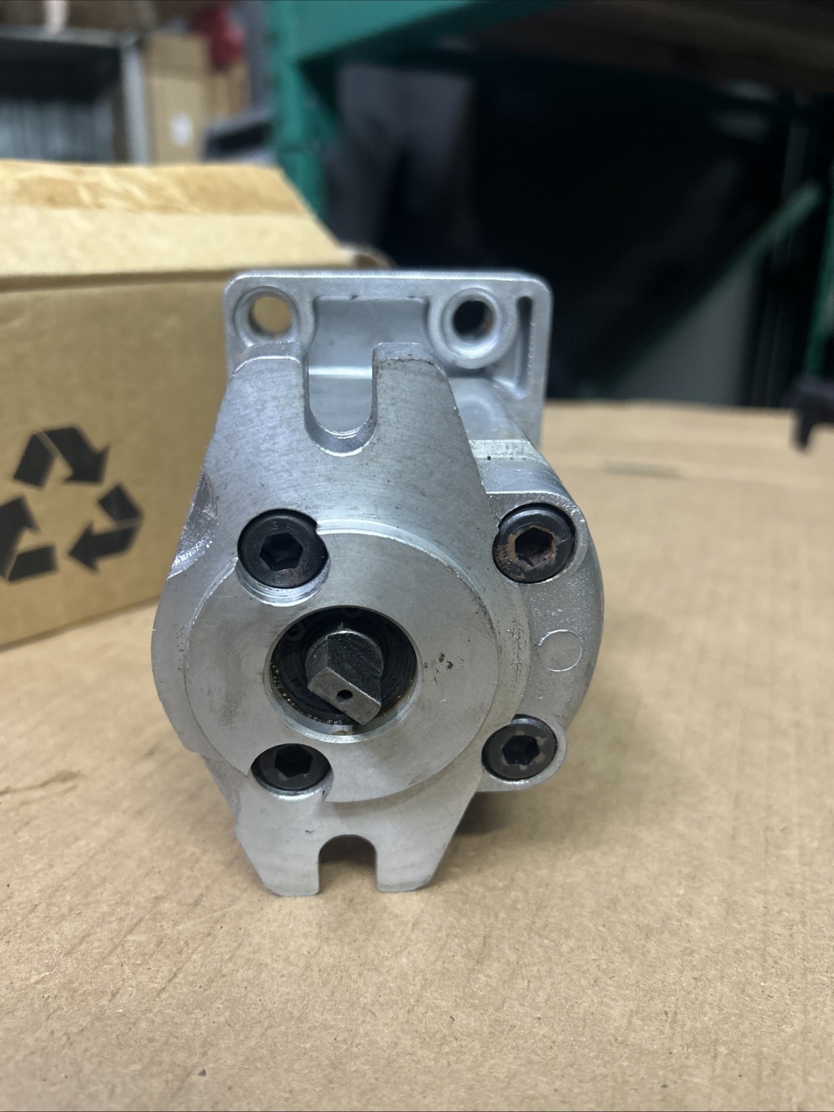 Vestil 01-143-037 Hydraulic Pump (New No Box)