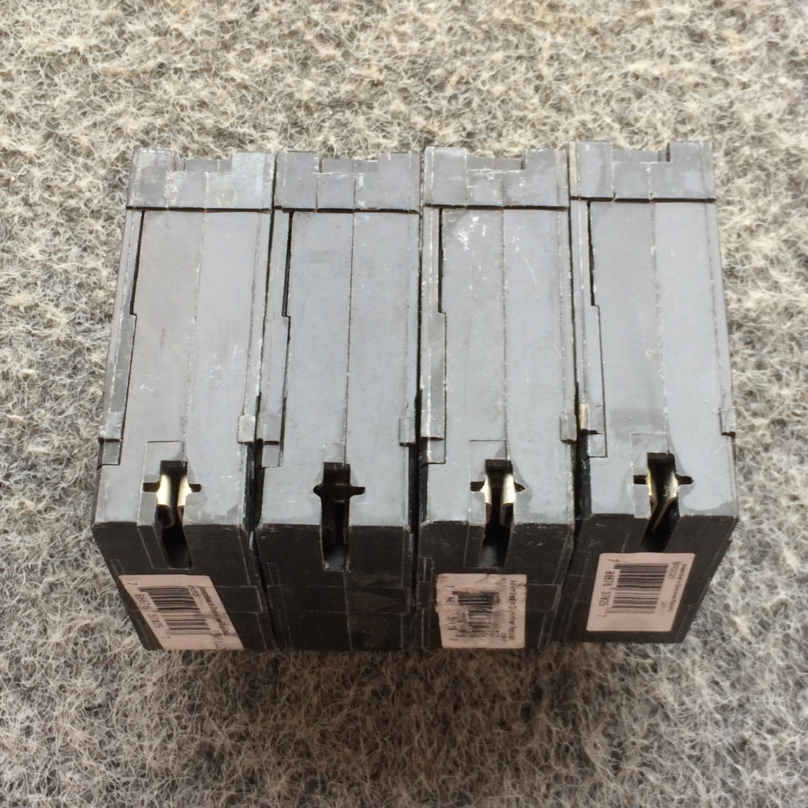 Eaton BR2020 DNPL2020 Single Two Pole circuit breaker Lot Of 4 NOS