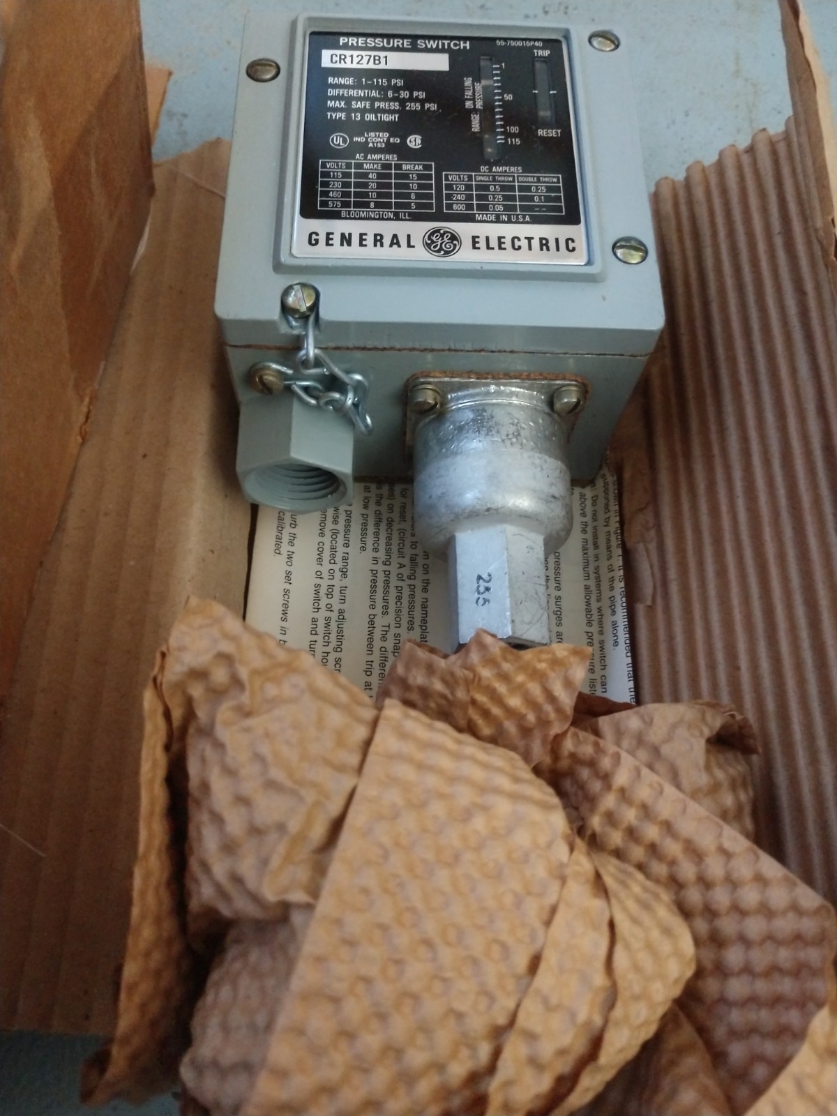 GE CR127B1 120-600V 1-115 psi Pressure Switch in NEMA 13 Enclosure BRAND NEW NOS