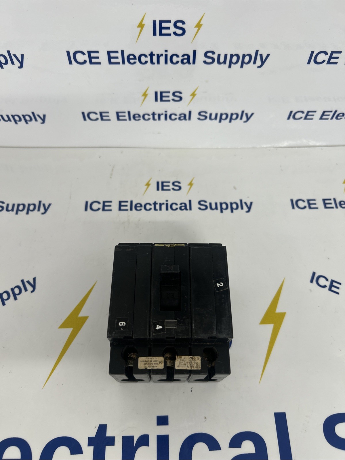 SQUARE D CAT: No. EHB34030 30 A 3 P Circuit Breaker (Chipped)