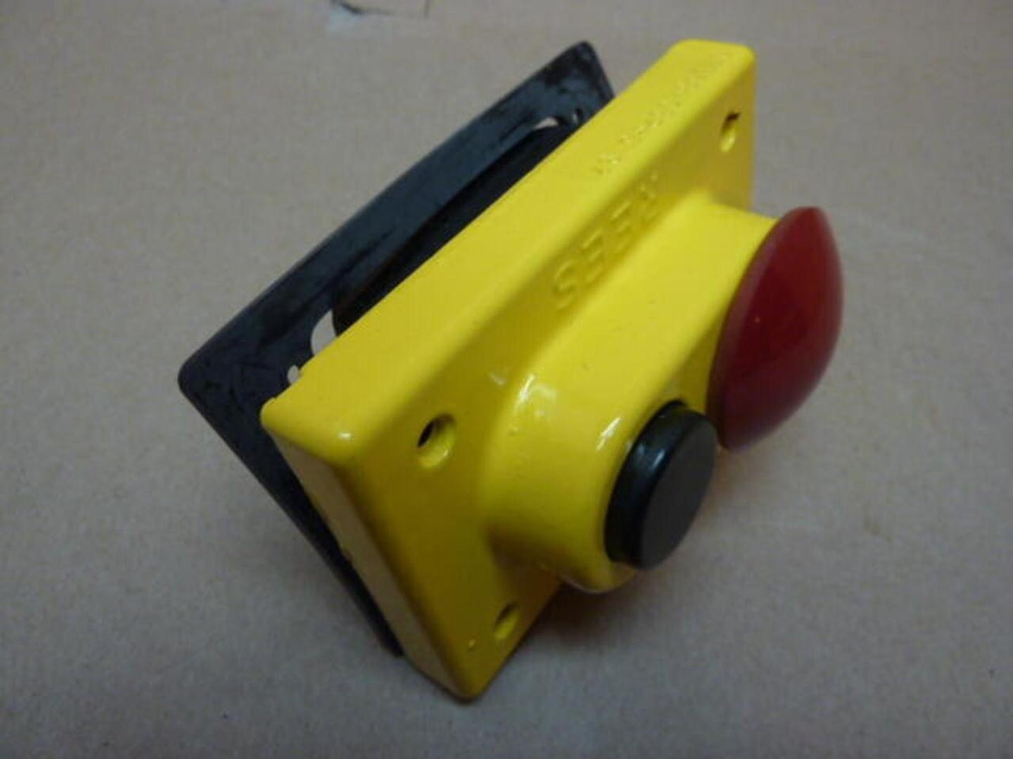 REES Push Button Double Plunger 01968-032 New #32461
