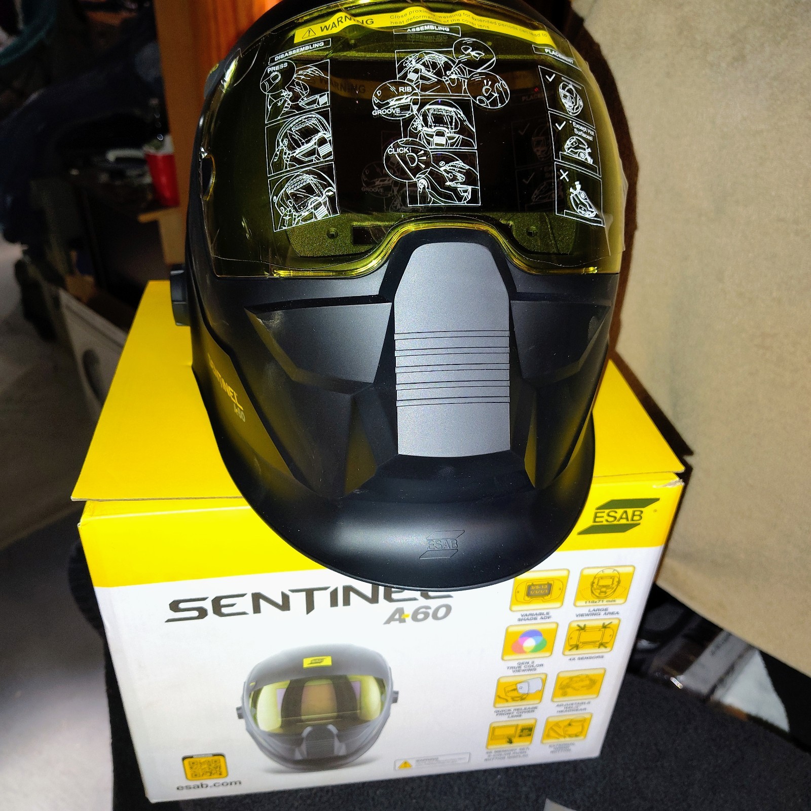 ESAB Sentinel A-60 Auto-Darkening Welding Helmet 3/5-13 4 Sensor Black