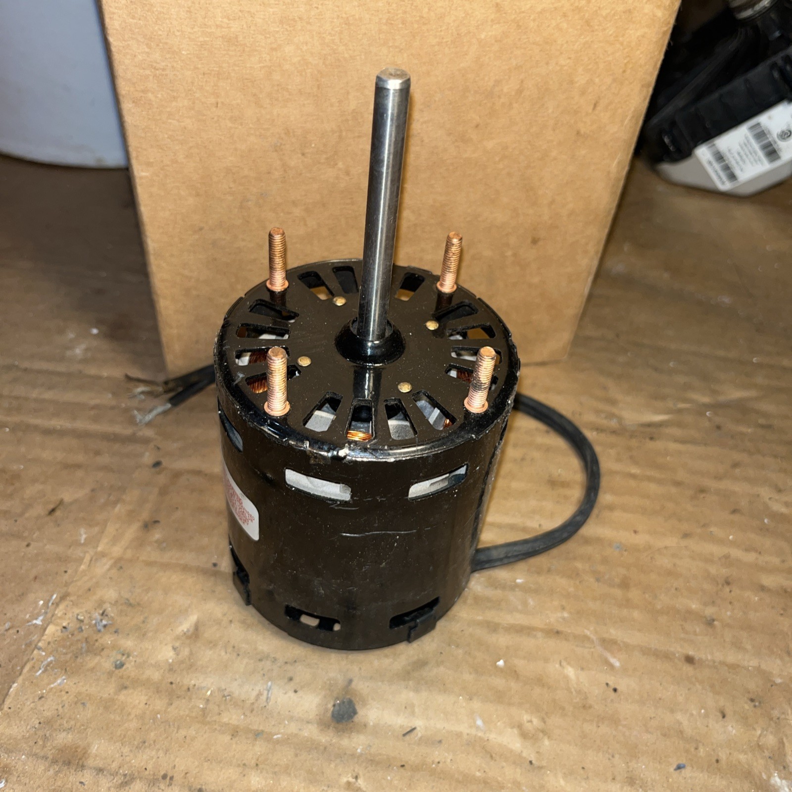 FASCO D1126 Refrigeration Fan Motor 71635755 1/15HP 1550/1300RPM 208/230V 1.1A