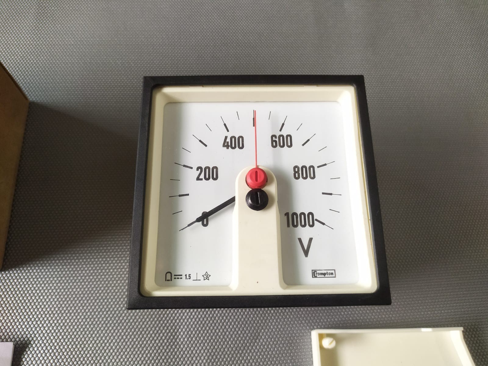 Crompton / Tyco Electronics E244-05V-G-LS-SS-ER Analogue Voltmeter 0-1000V Dc