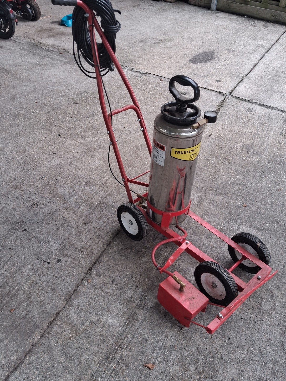 Trueline Air Powered Line Striper 3 Gal Wheeled Cart w/ 50 ft Hose