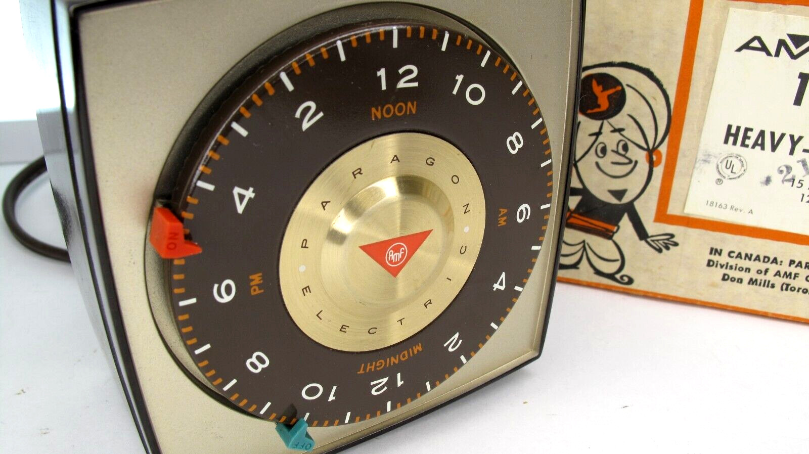 Vintage AMF Paragon APT15-0 Heavy Duty 24 Hour Timer 15 Amps 1800 Watts