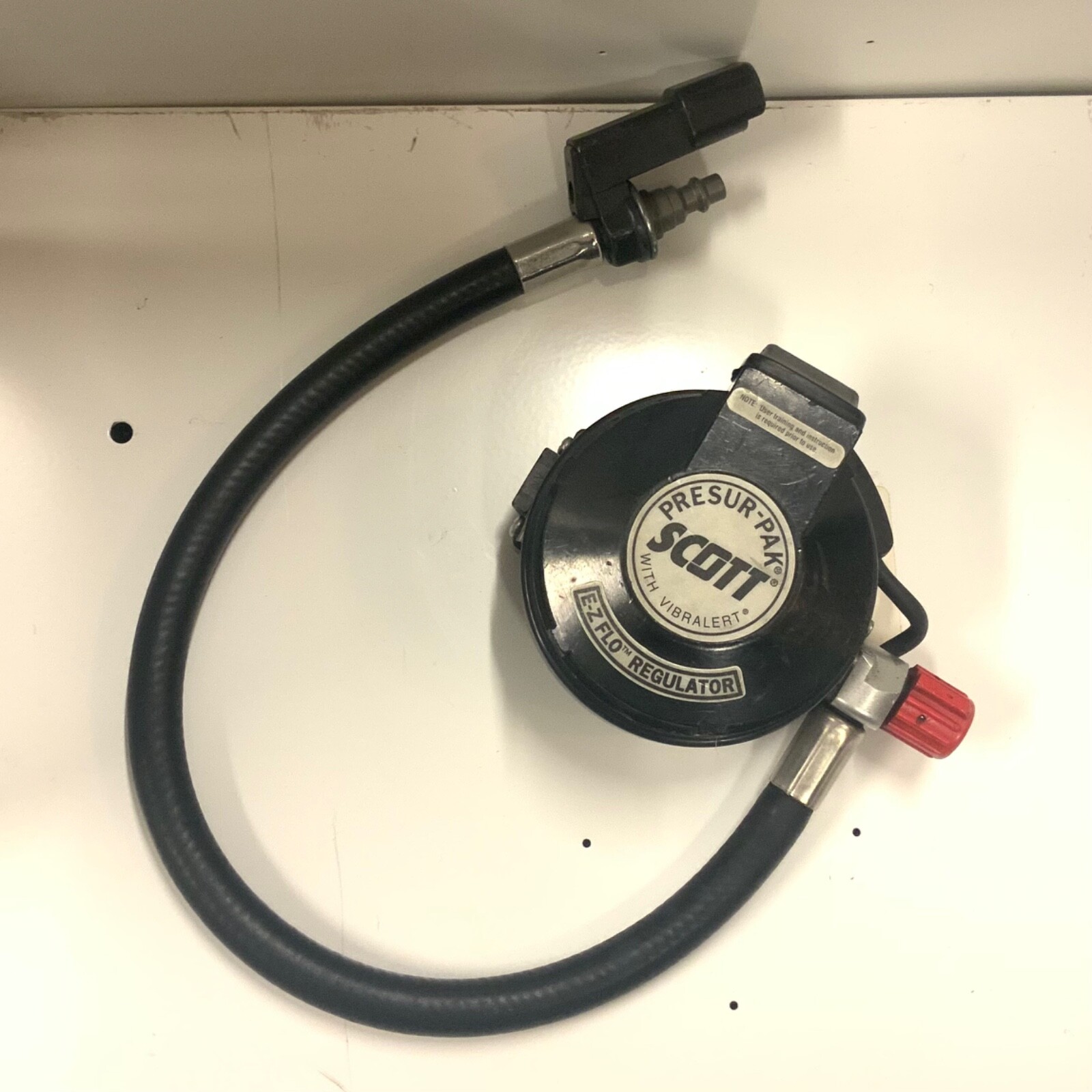 Scott E-Z FLO REGULATOR W/ VIBRALERT 200077-30 PRESUR-PAK SCBA Regulator