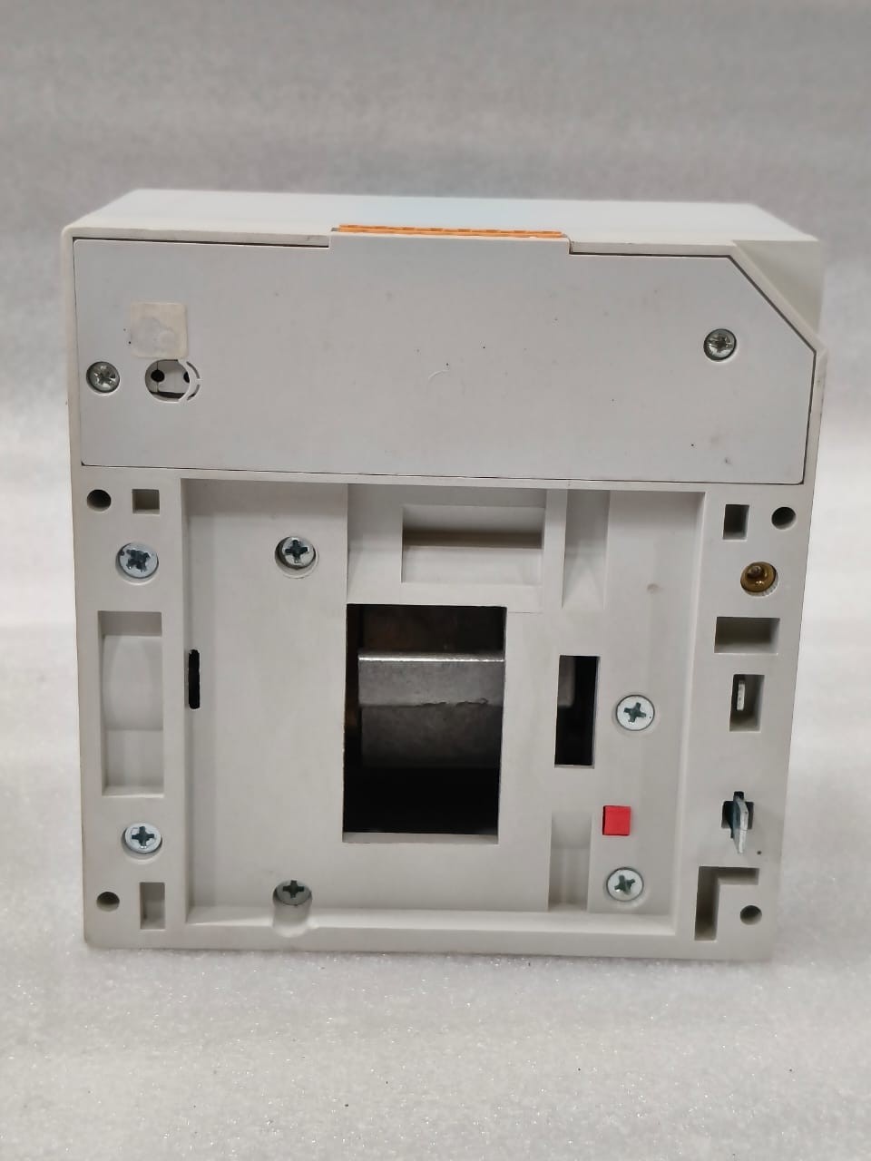 LEGRAND 026144 DPX 630 MOTOR OPERATOR UNIT AC 230V FOR DPX630 CIRCUIT BREAKER