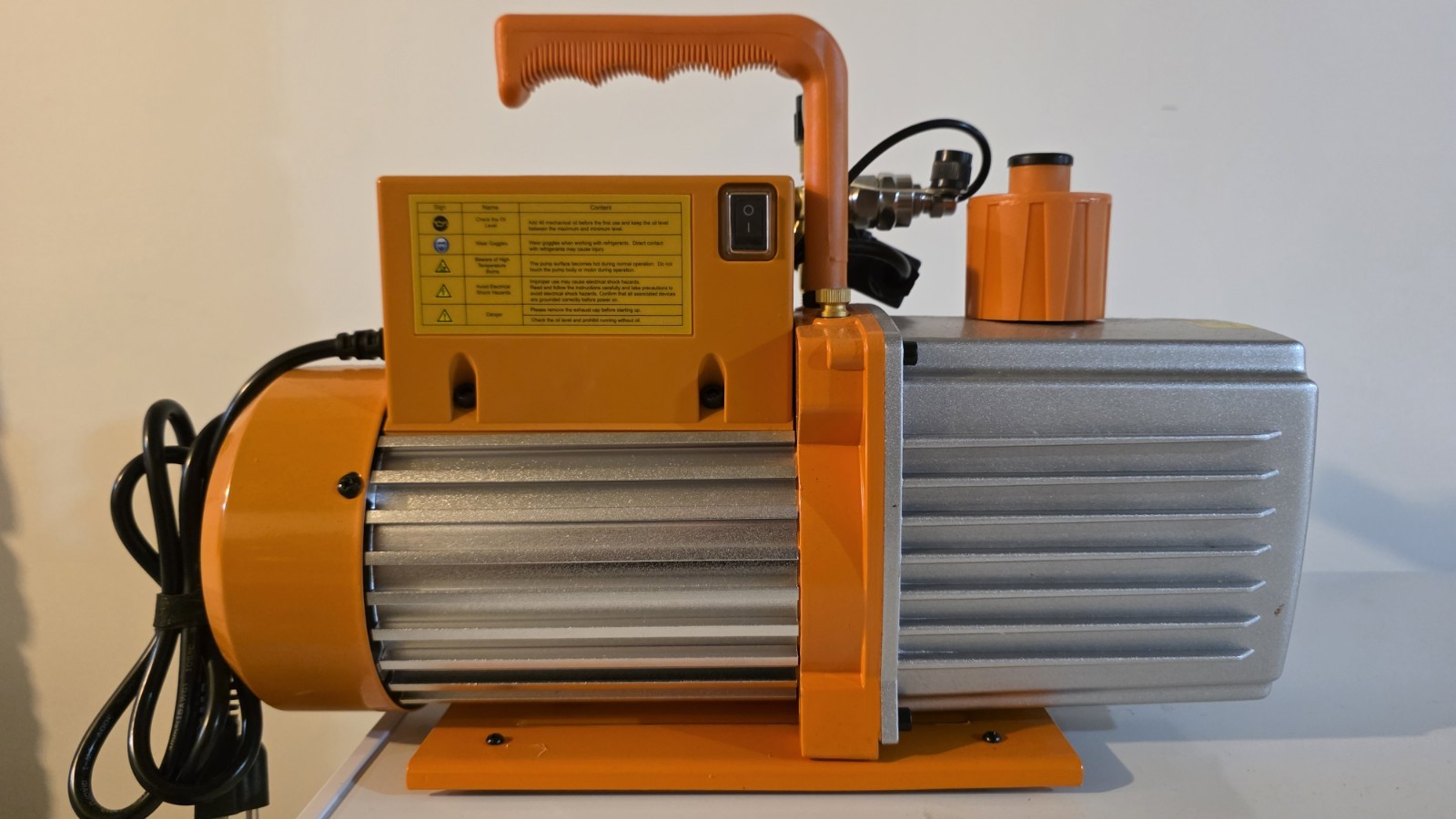 Elitech SVP-12 2-Stage Intelligent Vacuum Pump 12 CFM 1HP 110V 15 Microns