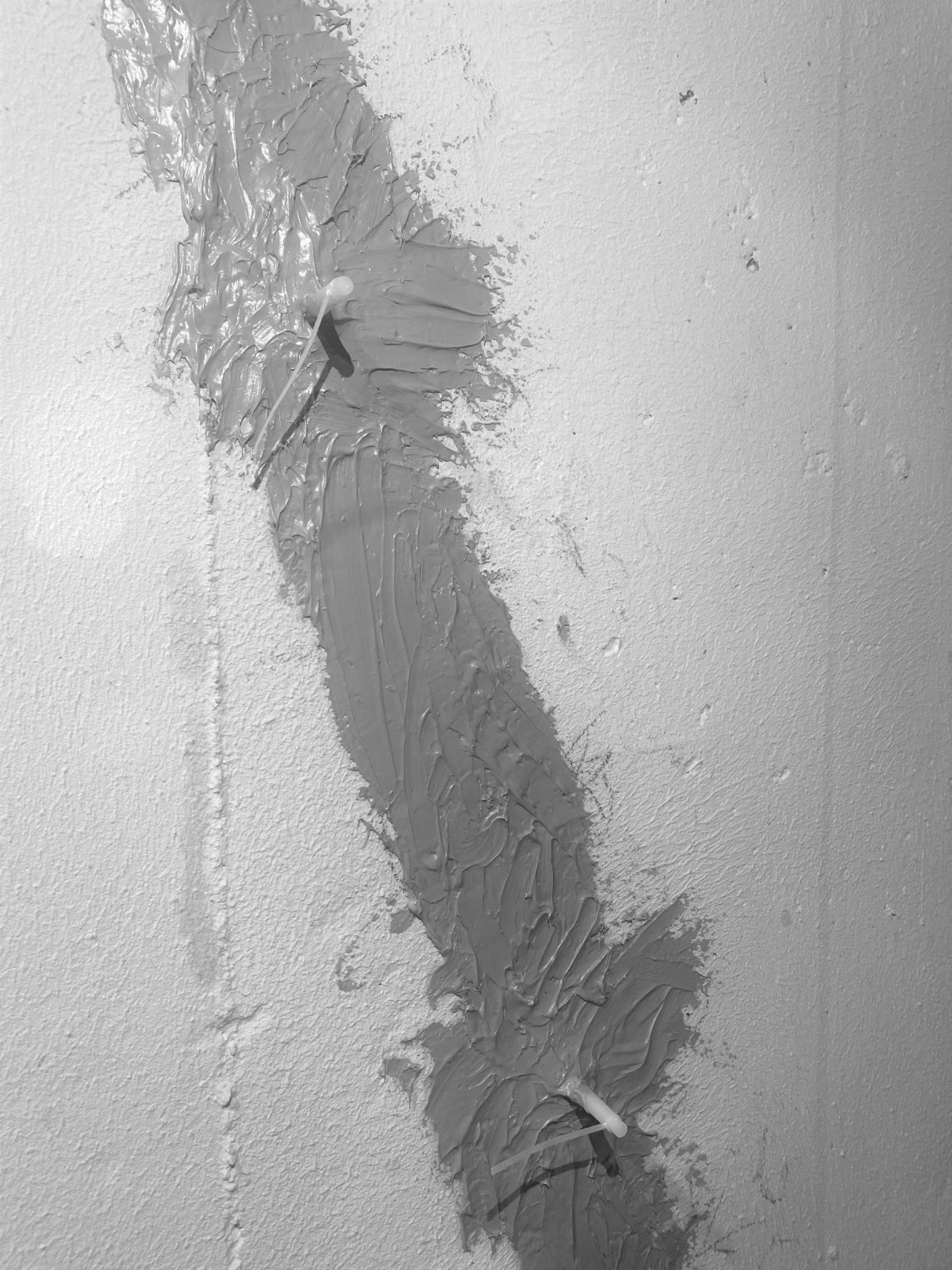 Polygem LCR Epoxy Concrete Crack Repair Kit – Bonds & Prevents Leaks – Open Box