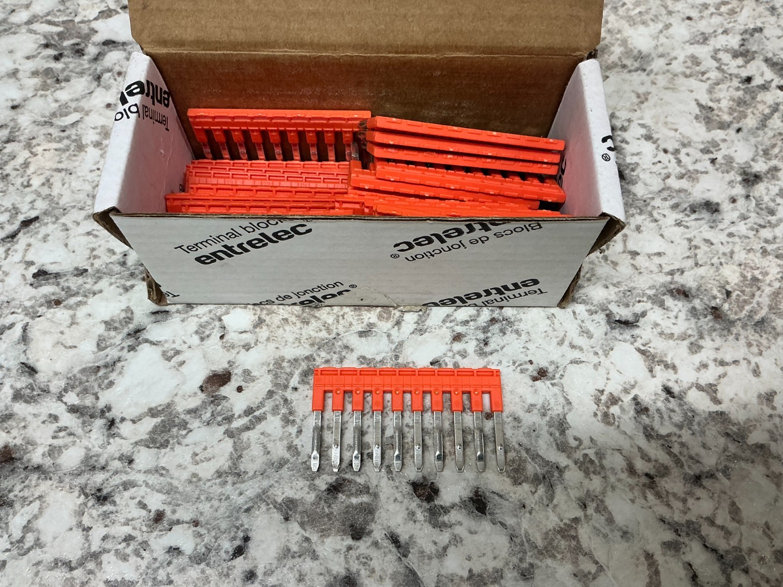 *FREE SHIPPING* LOT OF 5pcs. – ENTRELEC 1SNK905310R0000 JUMPER BAR /JB5-10 – NEW