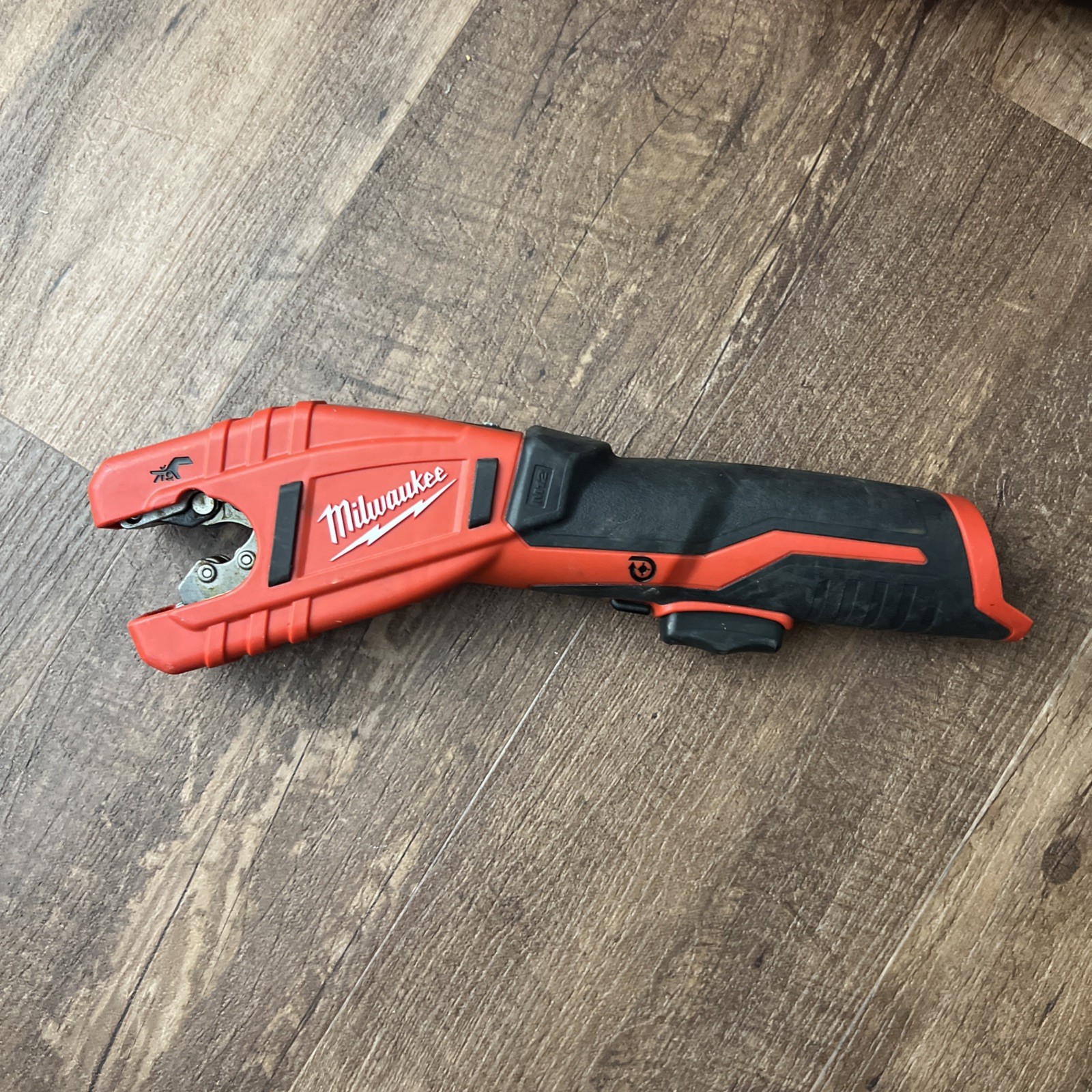 Milwaukee 2471-20 M12 Cordless Copper Tubing Cutter – Battery & Charger & Case
