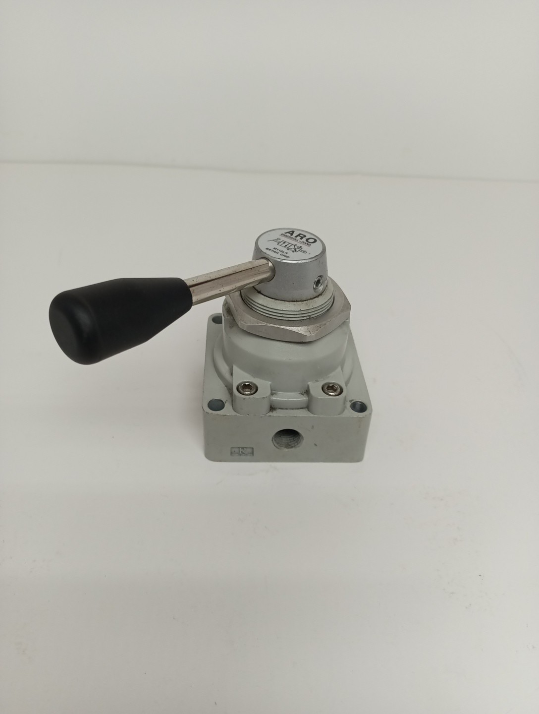 Aro M112lr Manual Air Control Valve,4-Way,1/4In Npt
