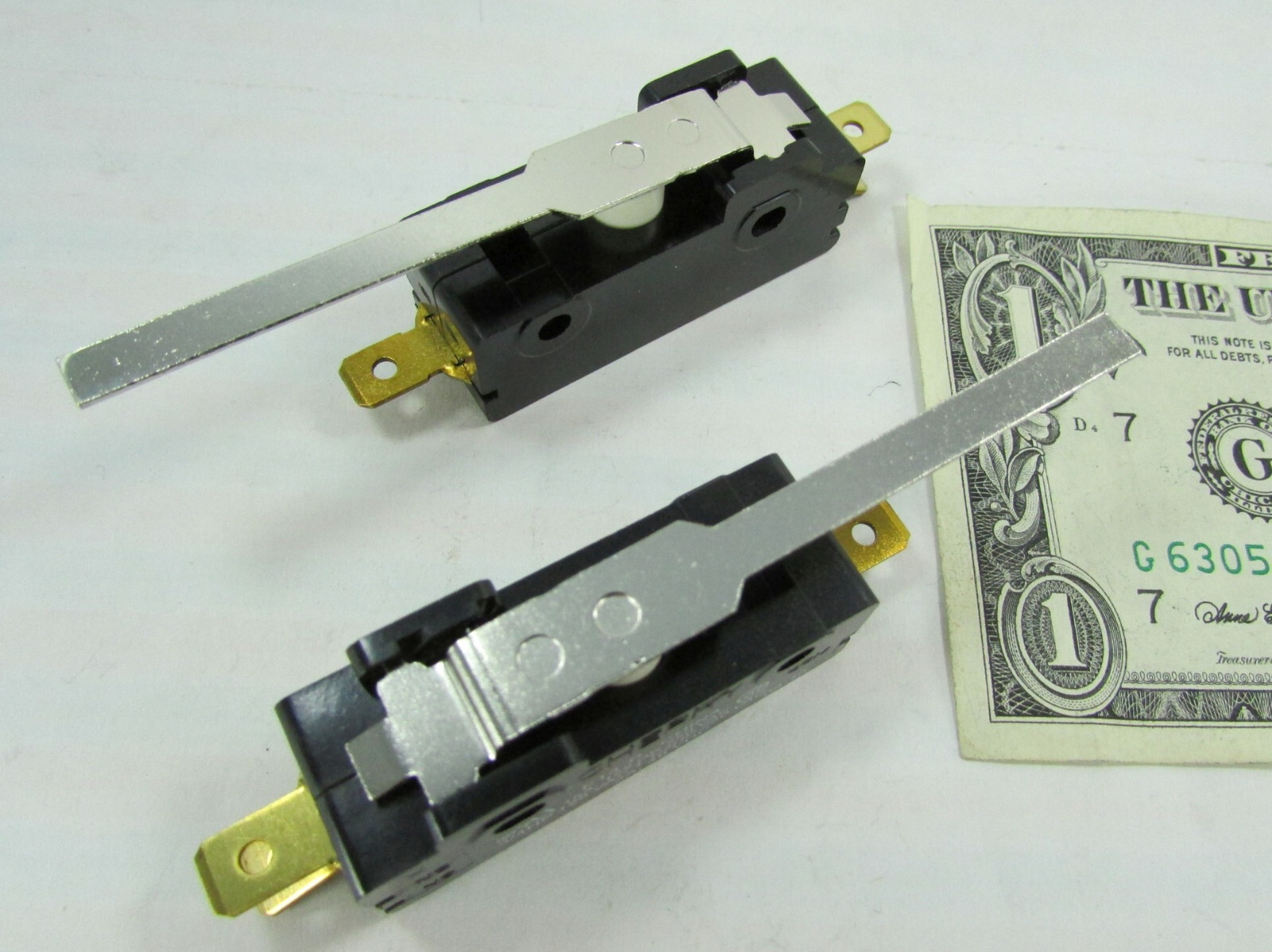Lot 2 Cherry E13 15A NO/NC Lever Micro Switch 3/4 to 1.5 HP 125/250 V AC 48V DC