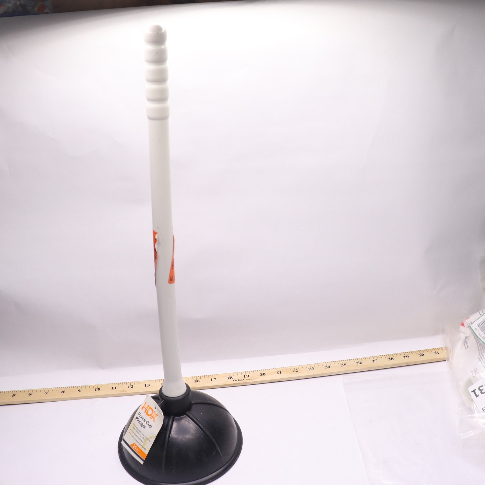 HDX High-Efficiency Toilet Plunger Plastic Rubber 22 x 6.50 1000 053 203
