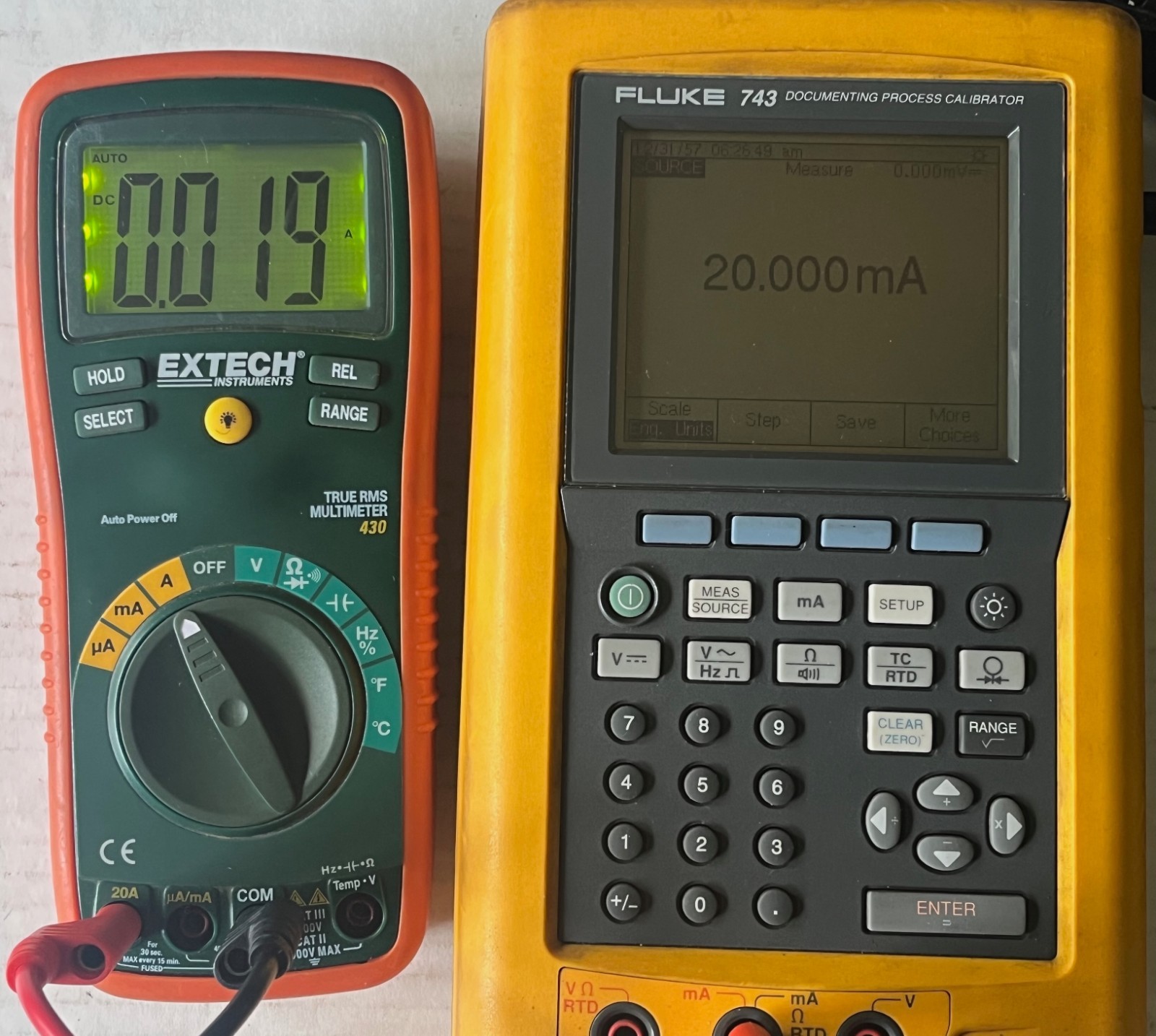 Extech 430 True RMS Digital Multimeter w/TL809 Test Lead Set in 2 Soft Cases