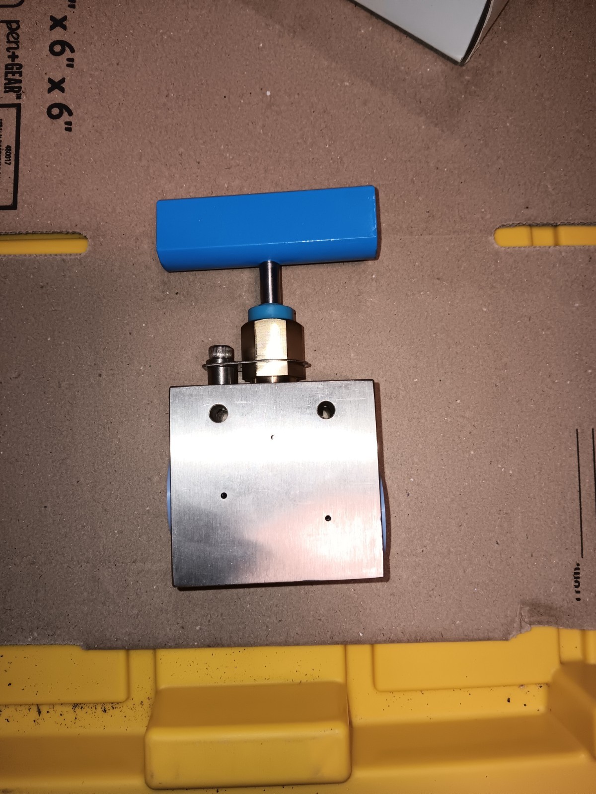 Oilfield 9-16″ High Pressure Chemoil needle valve