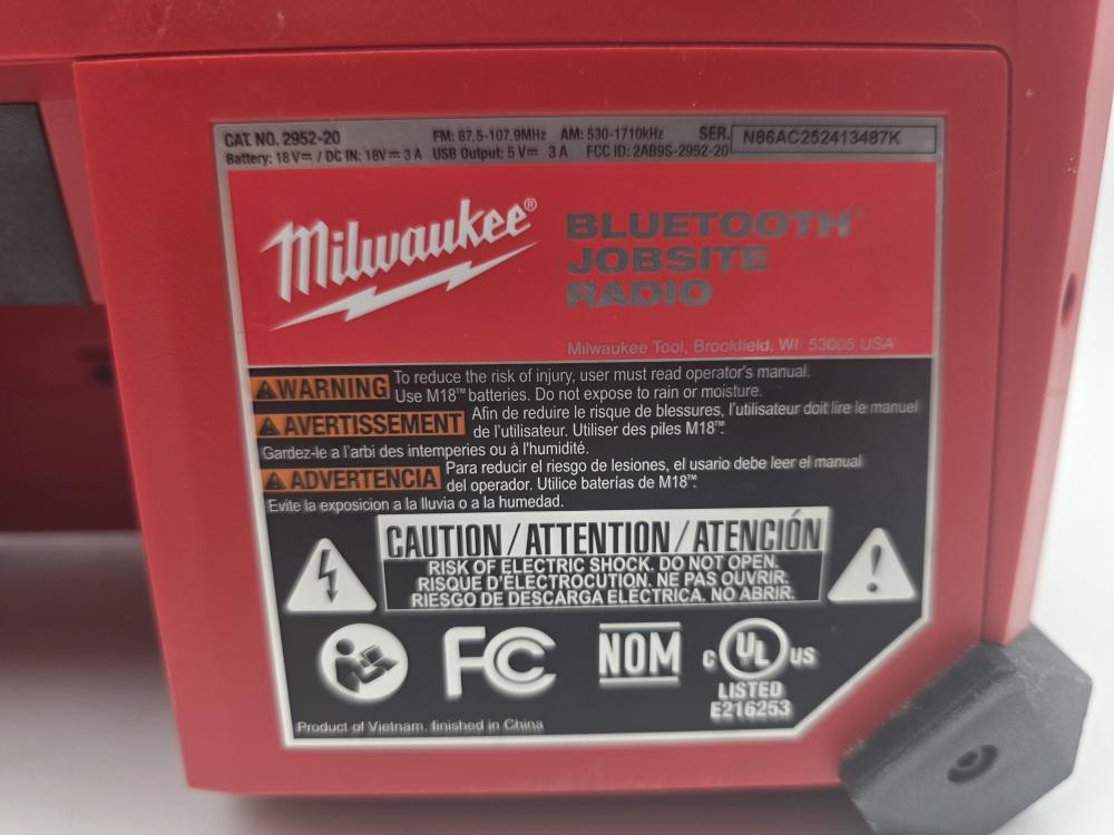 Milwaukee 2952-20 M18 18V Bluetooth AM/FM Rugged Jobsite Work Radio – Tested