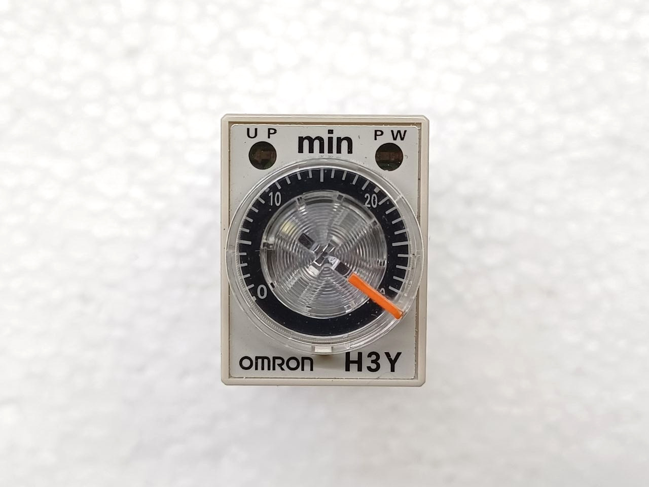 Omron H3Y-2-C compact solid-state timer 110VAC 5A