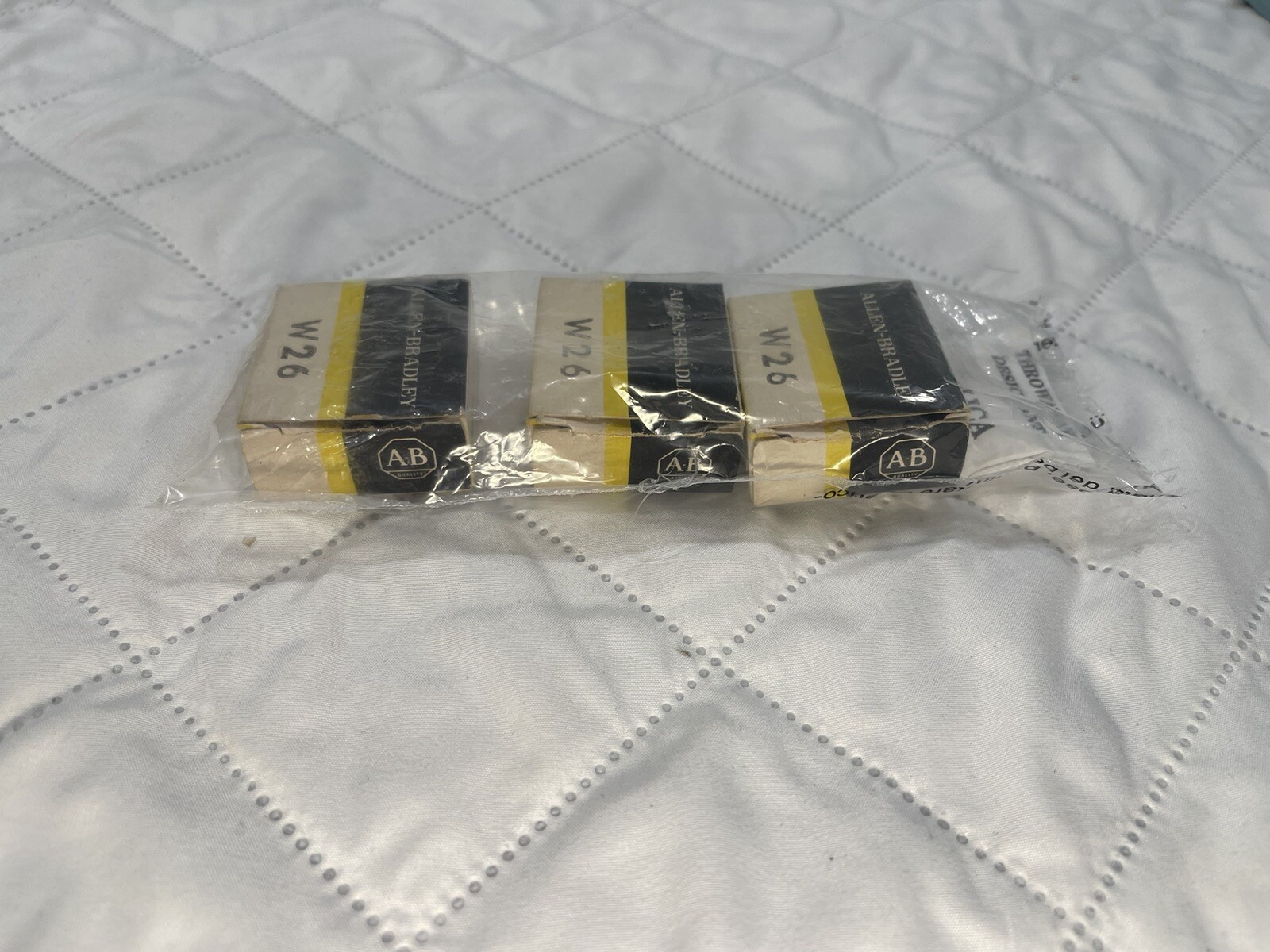 New Lot of (3) Allen Bradley W26 .76/.84 Amps Thermal Overload Heater Elements