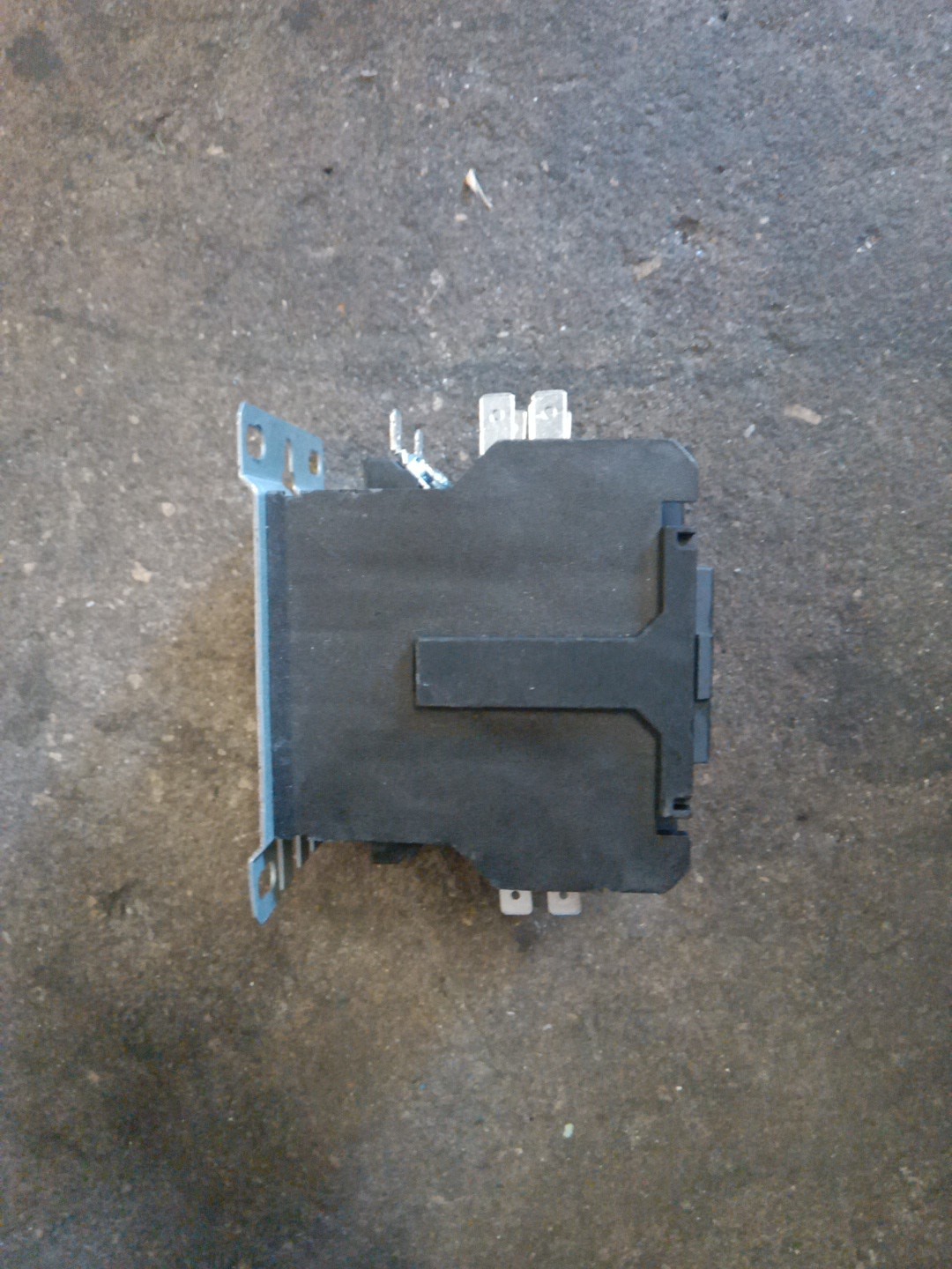 Eaton C25DNY164A Definite Purpose Contactor 3 Poles 110/120V AC 50/60HZ