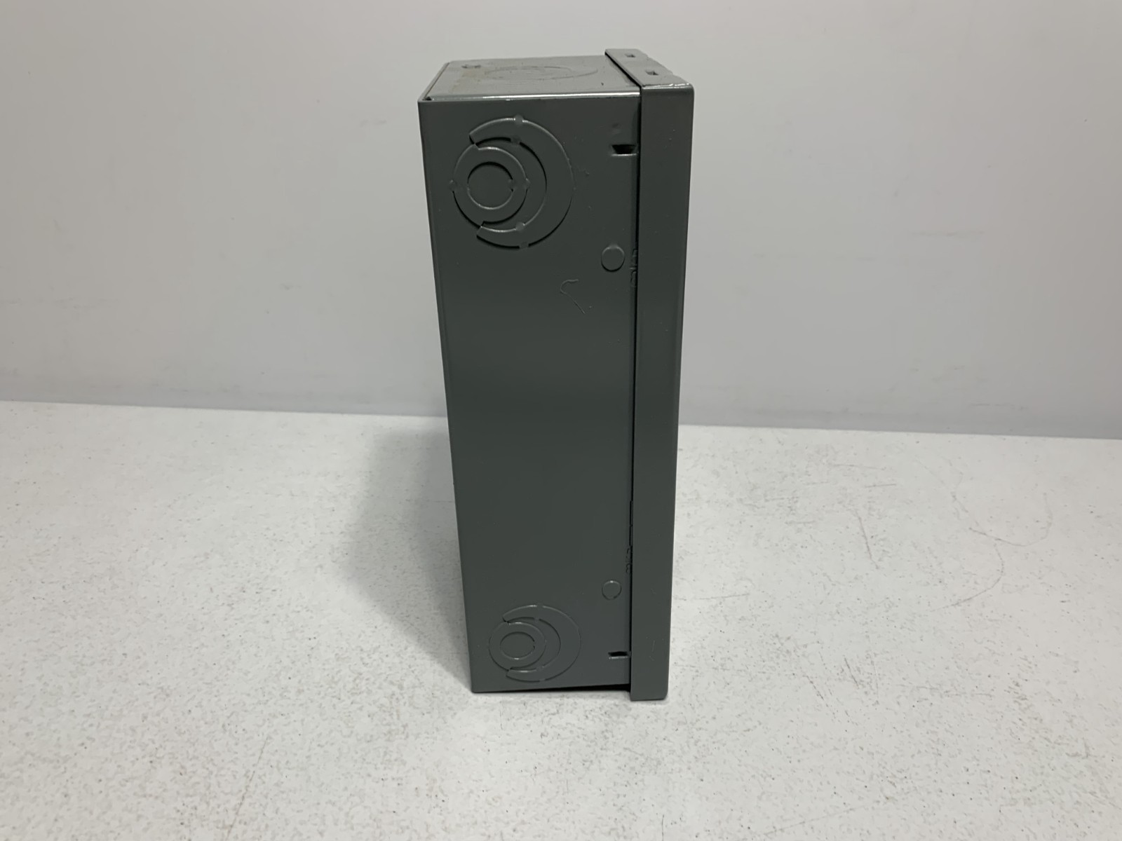 Square D HOM24L70S Circuit Breaker Load Center 240V 50/60 Hz 70 Amp