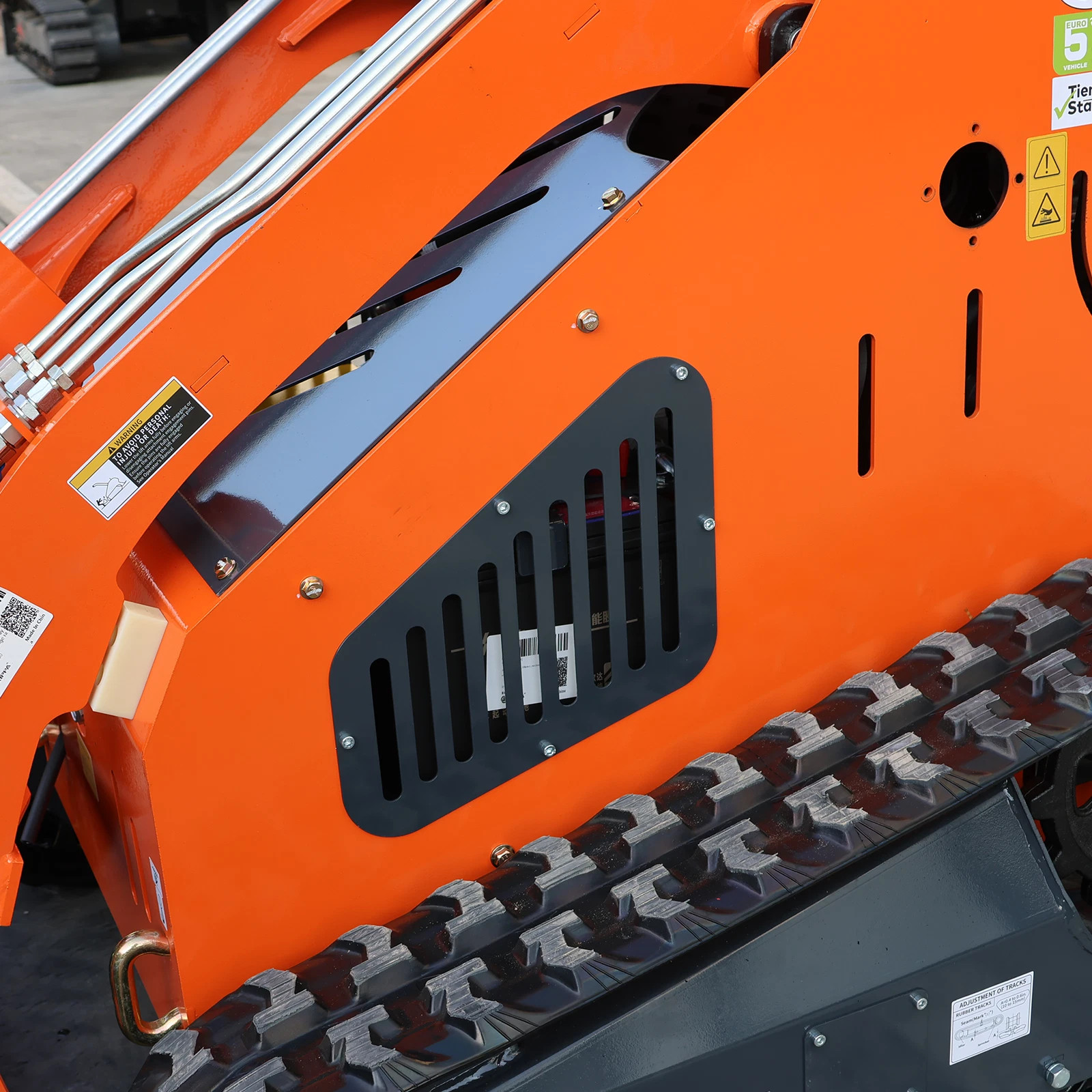 Upgraded Mini Skid Steer 24HP Twin cylinder Tracked Loader Three-stage Pump