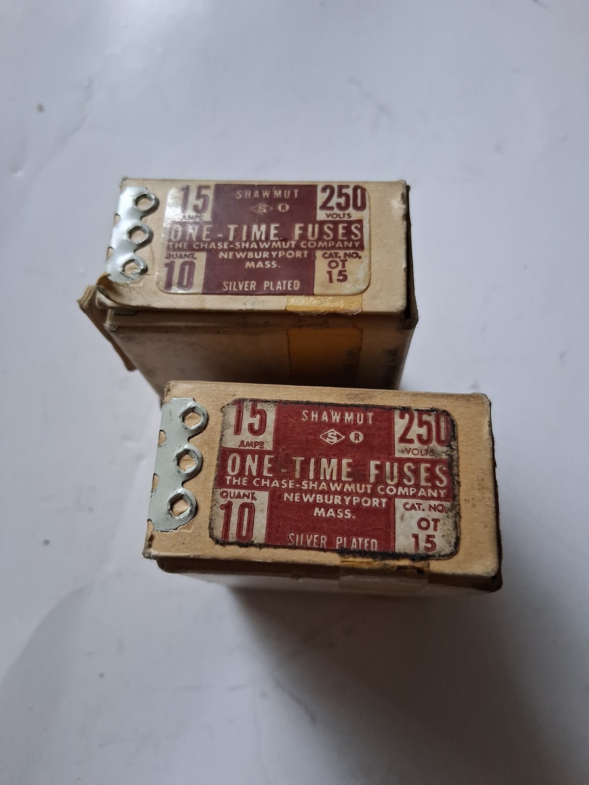 BOX OF 19) NEW FERRAZ SHAWMUT 15 AMP ONE-TIME FUSE 250 VAC OT15