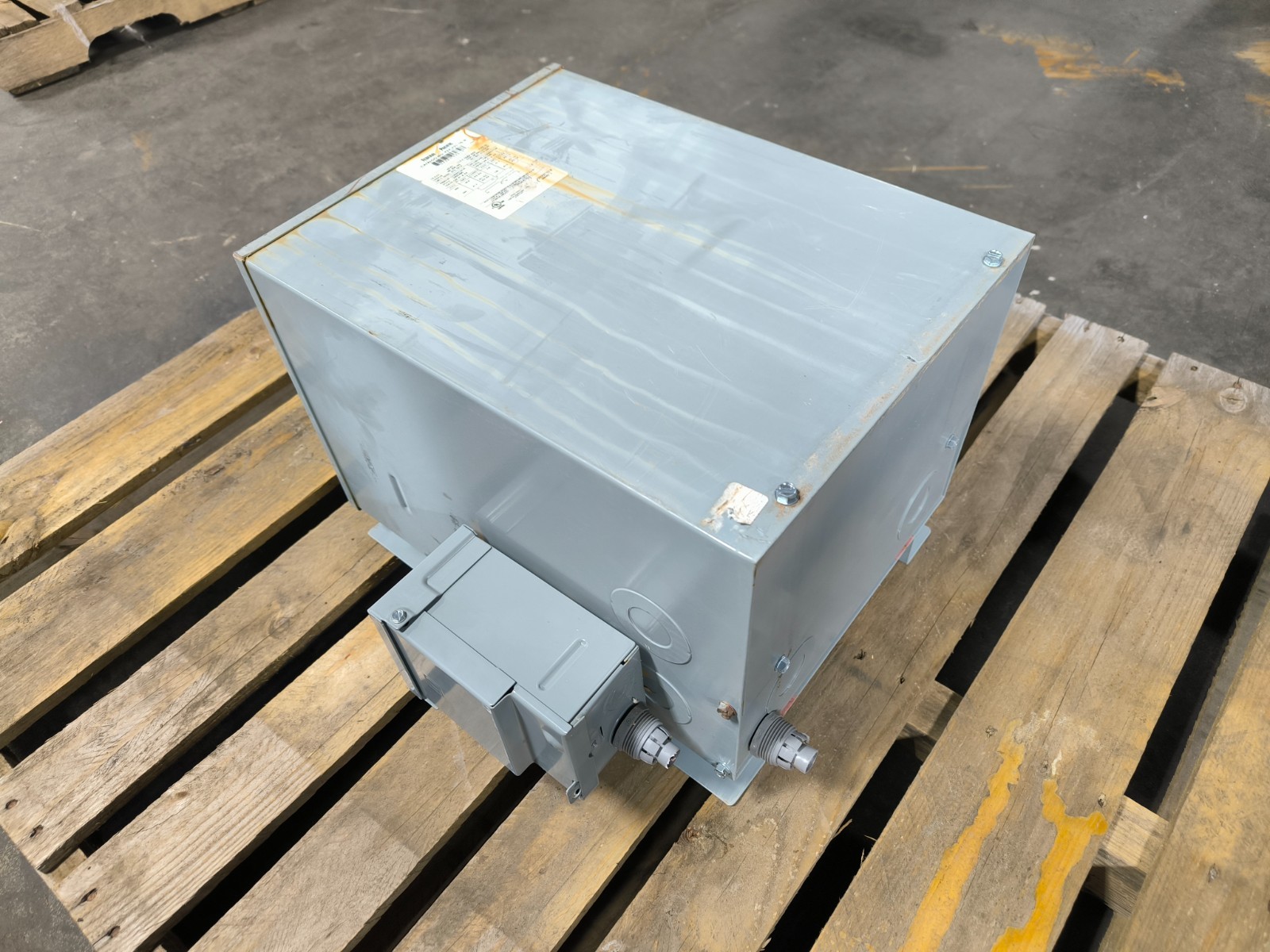 10 kVA Federal Pacific P2XLF21-10-N Transformer 240/480 – 120/240 VAC 3R Label