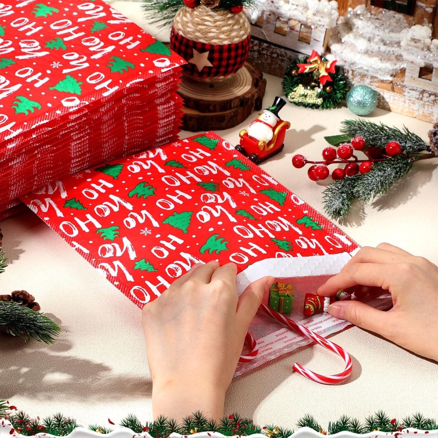 50 Pcs Christmas Poly Bubble Mailers Christmas Padded Envelopes 8.27 x 9.45 Inch